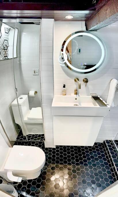 Live In This Iconic East Side Lower Level Unit Providence Bagian luar foto