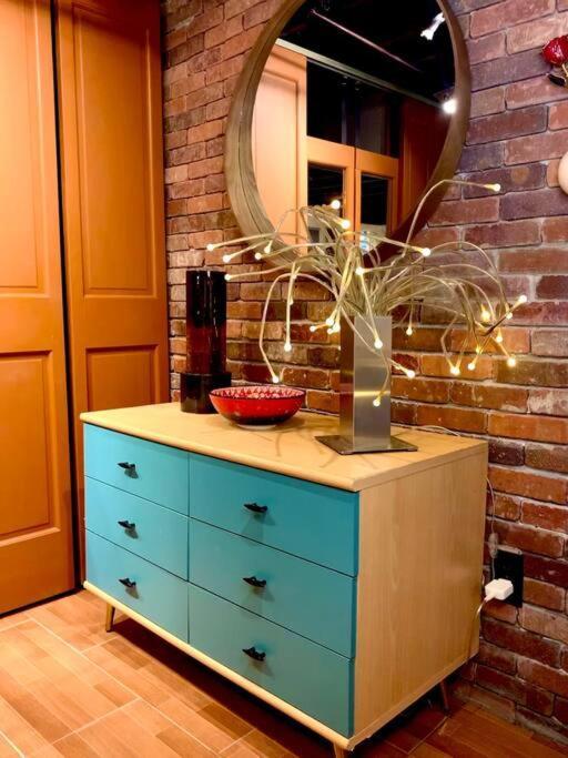 Live In This Iconic East Side Lower Level Unit Providence Bagian luar foto