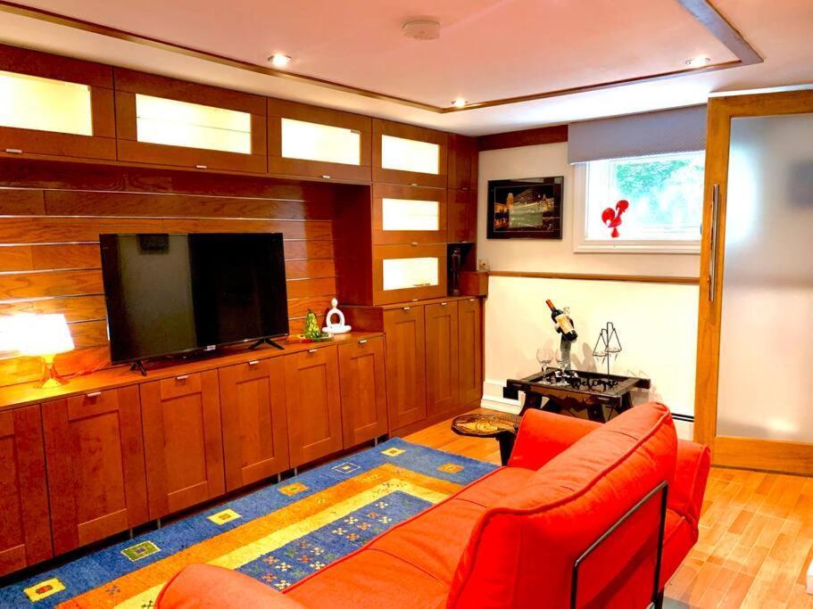 Live In This Iconic East Side Lower Level Unit Providence Bagian luar foto